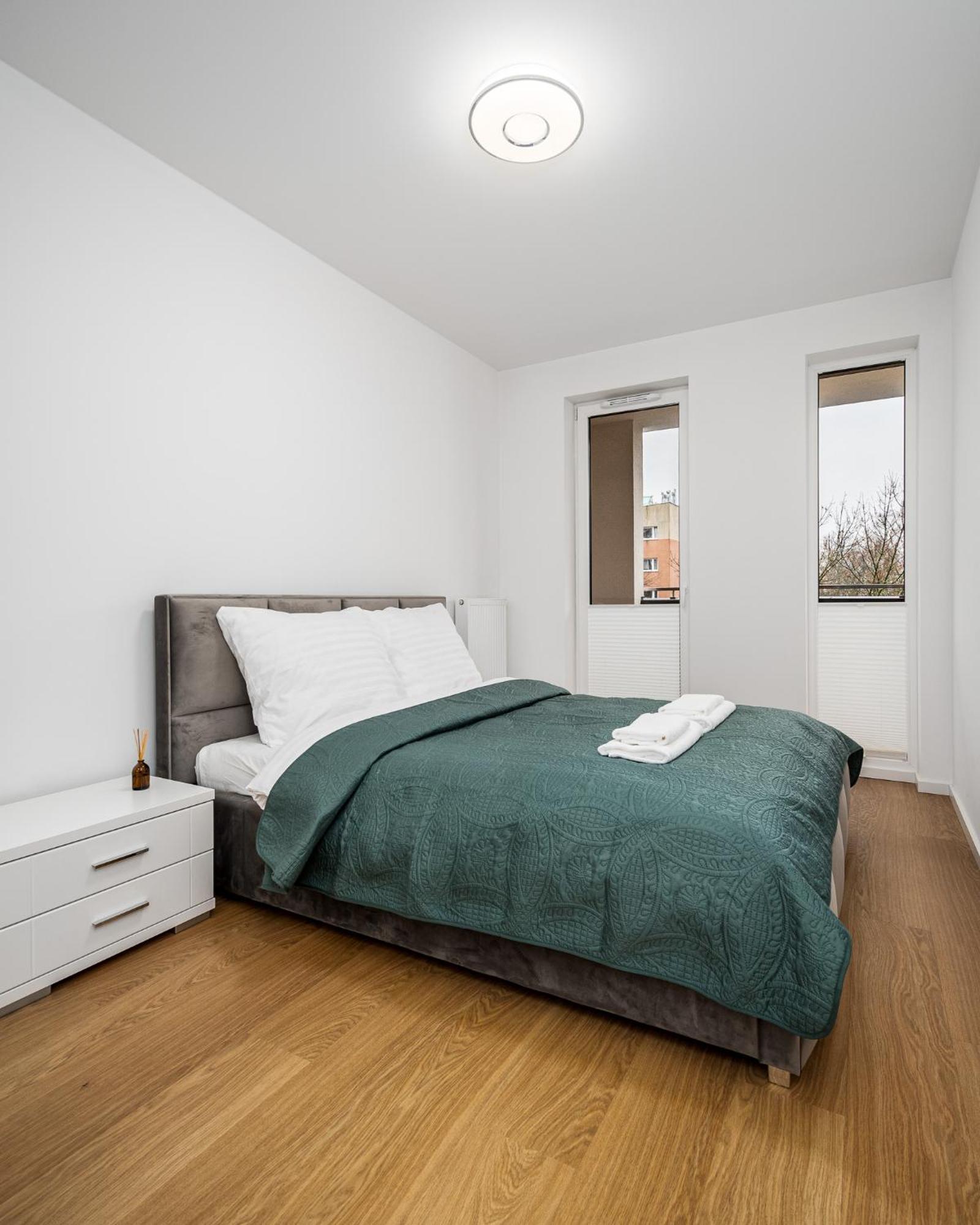 D&K Apart 1 Sierpnia 32A Apartman Varsó Kültér fotó